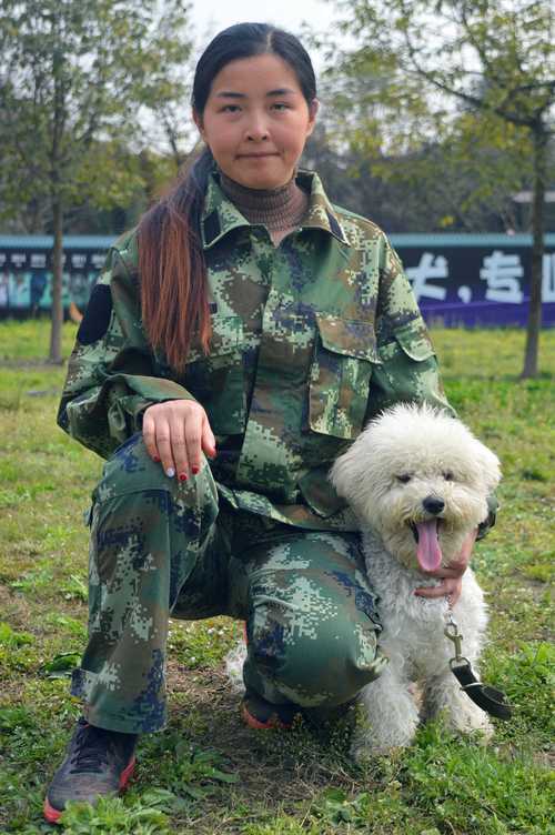 科学养宠新风尚（美女宠物犬训练学校）