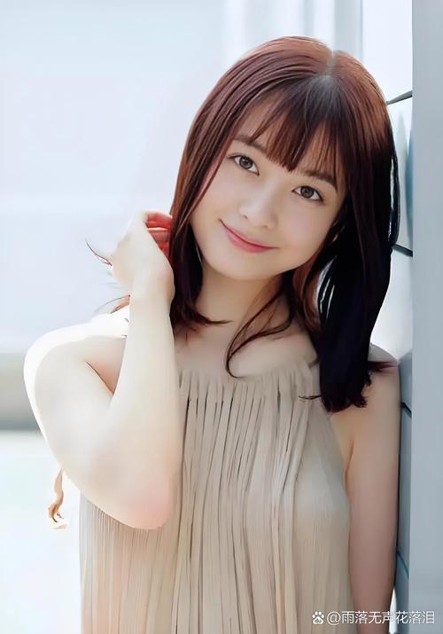单身美女黑狗亲密引争议(单身美女与大黑狗事件引发争议) 单身美女黑狗亲密引争议(单身美女与大黑狗事件引发争议)
